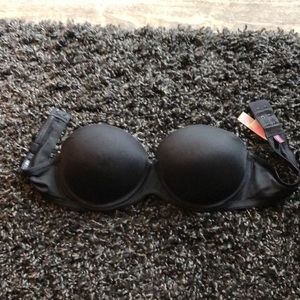 Black Victoria’s Secret strapless bra